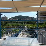Marina Himare